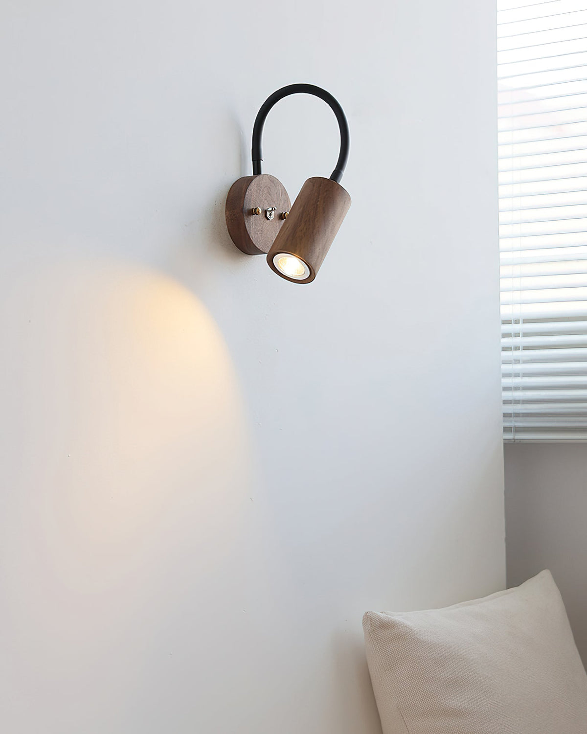Selaora Wall Lamp