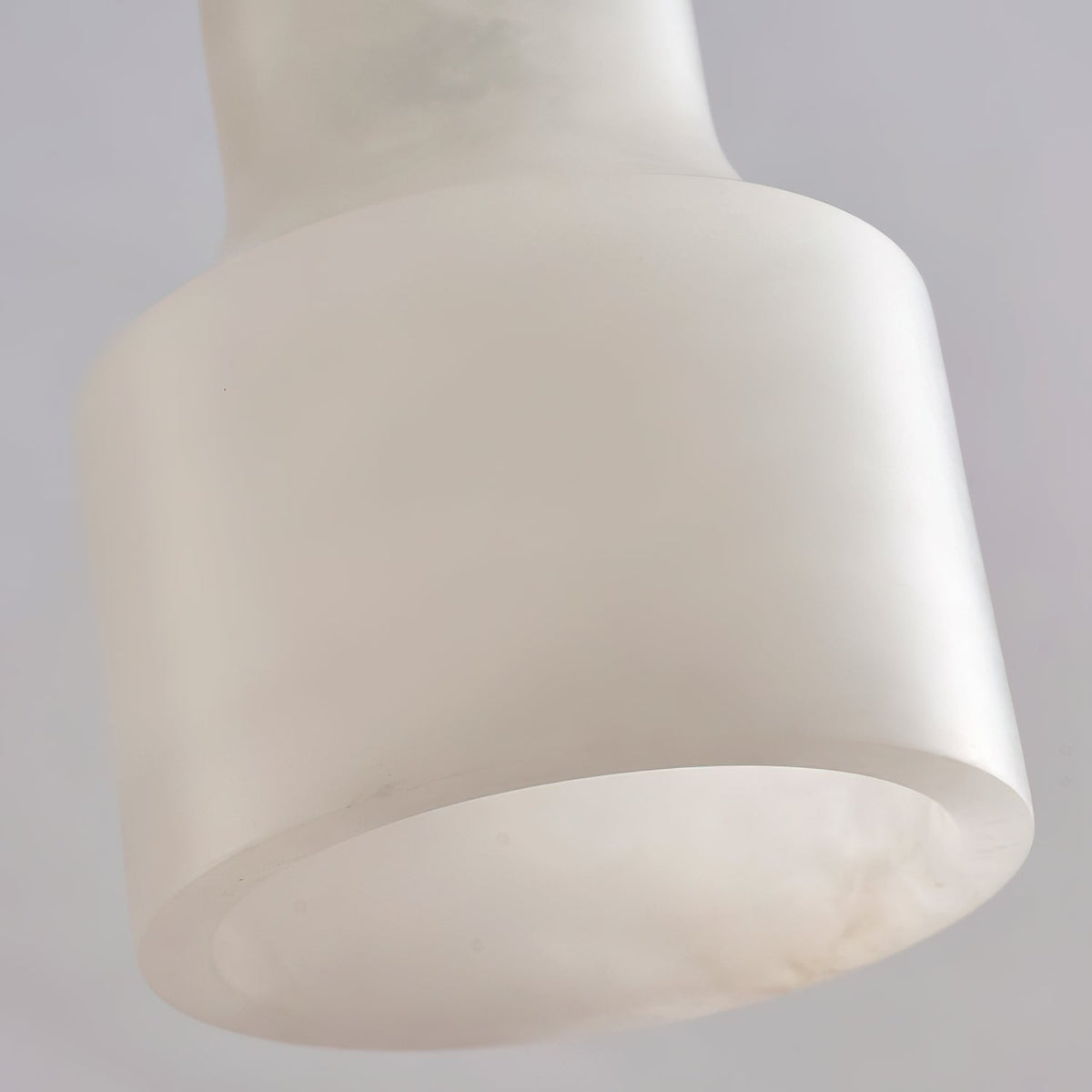 Kuvimar Alabaster Pendant Light Brass Luxurious