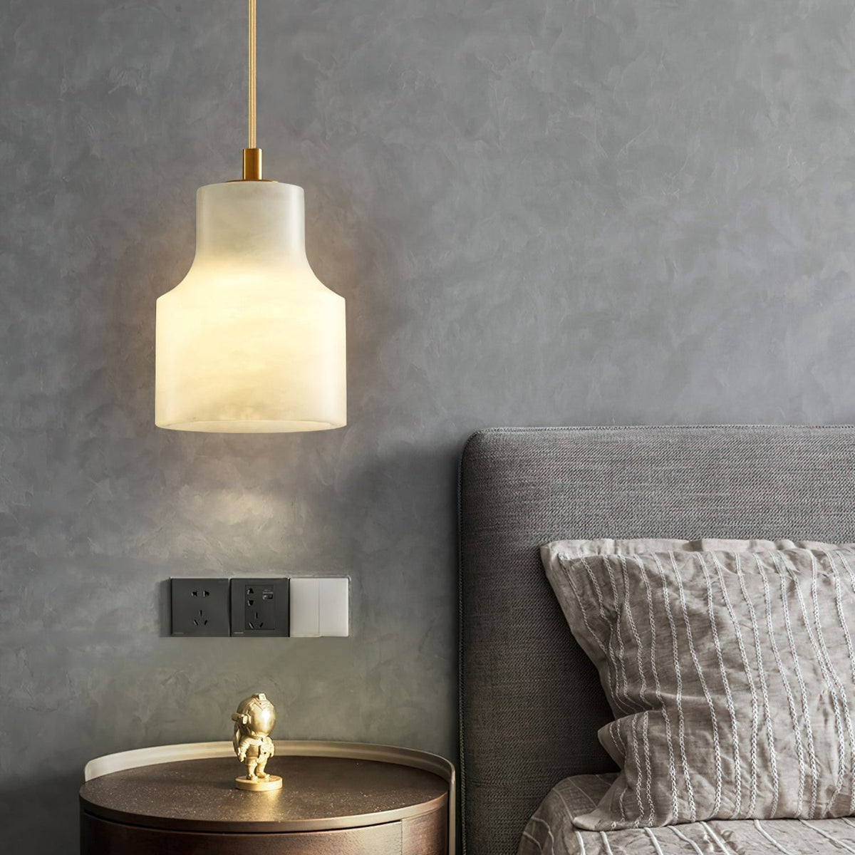 Kuvimar Alabaster Pendant Light Brass Luxurious