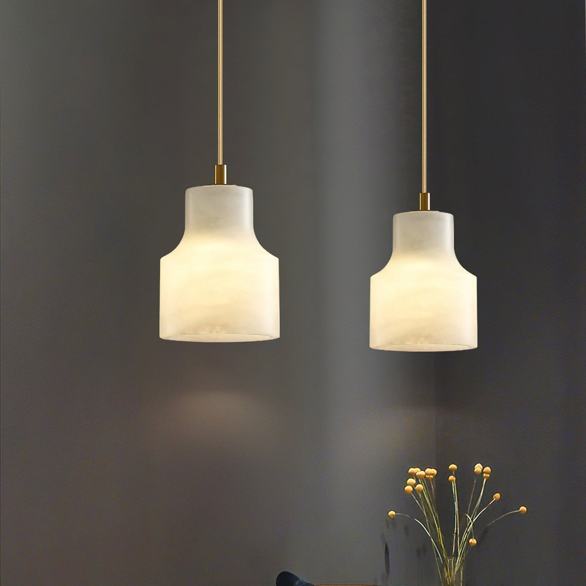 Kuvimar Alabaster Pendant Light Brass Luxurious