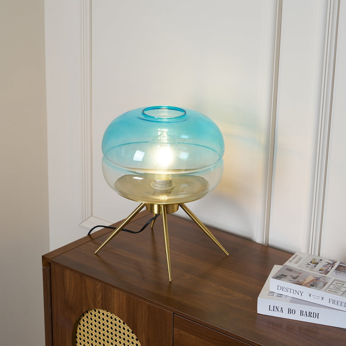 Lumaira Moda Table Lamp