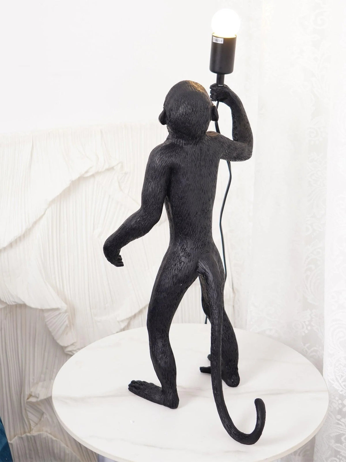 Velaeria Table Lamp