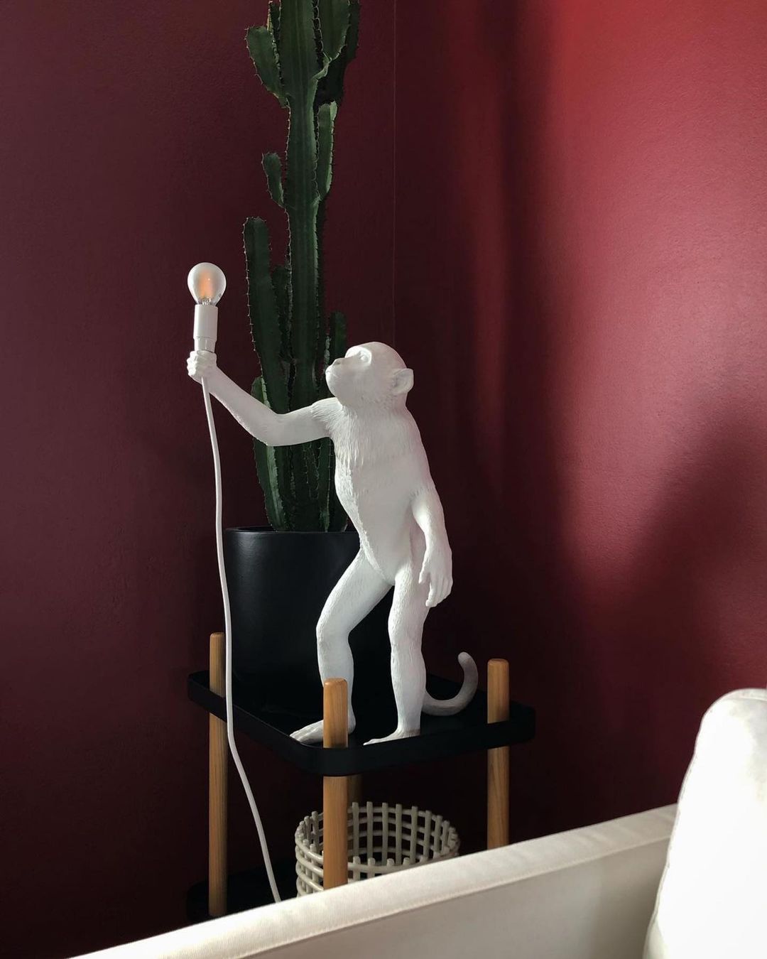 Velaeria Table Lamp