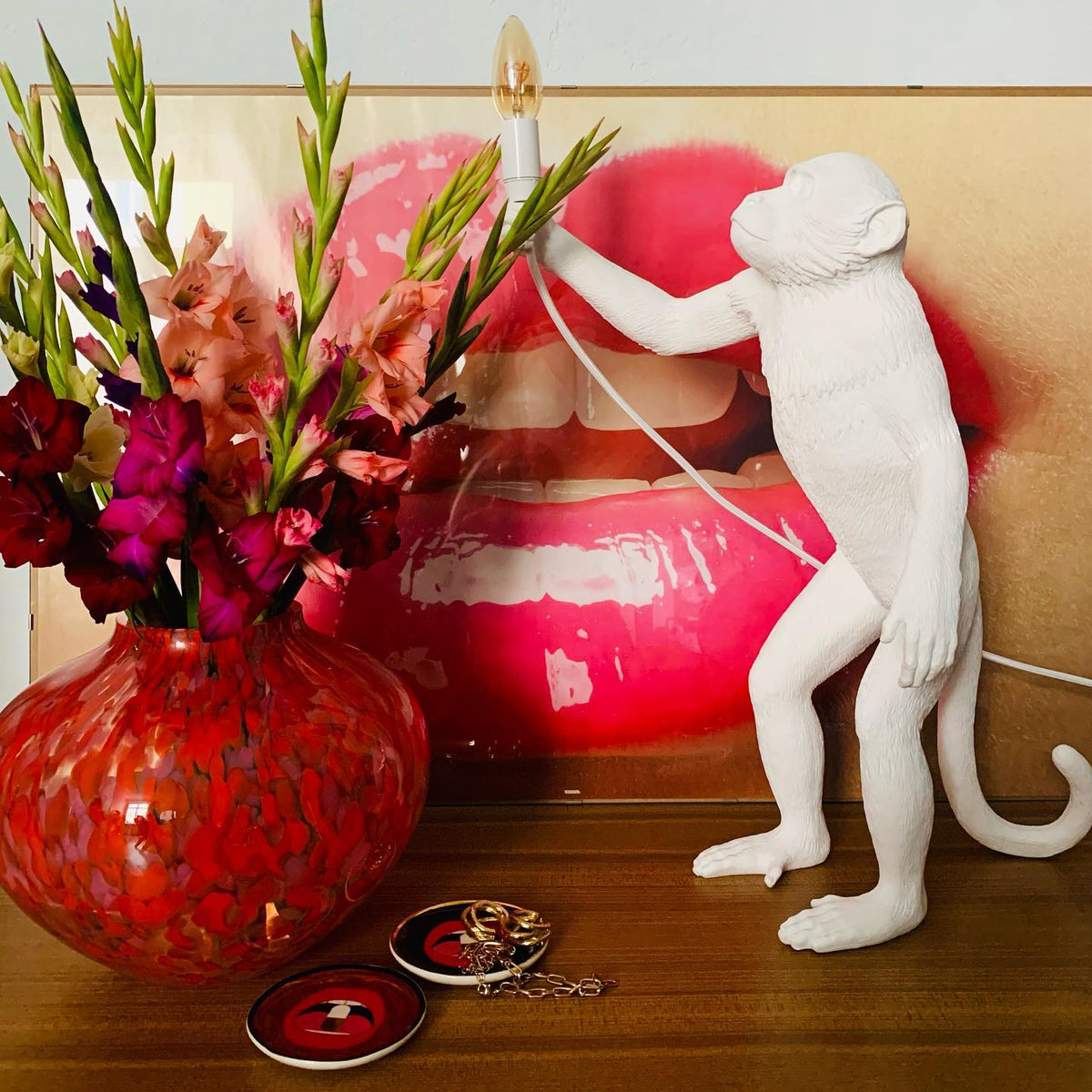 Velaeria Table Lamp
