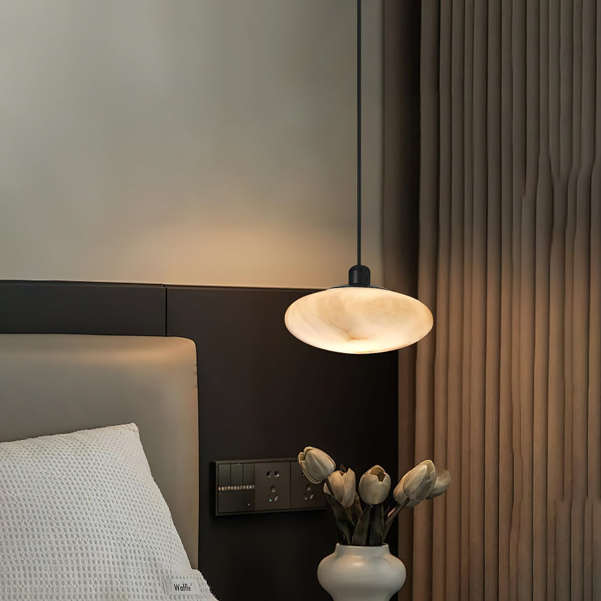 Cuthean Brass Alabaster Pendant Lamp