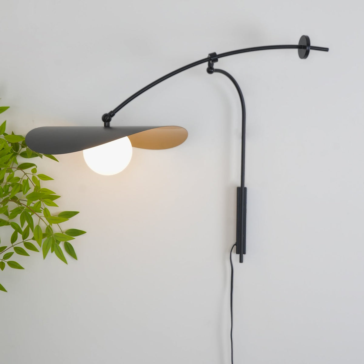 Myrna Wall Lamp