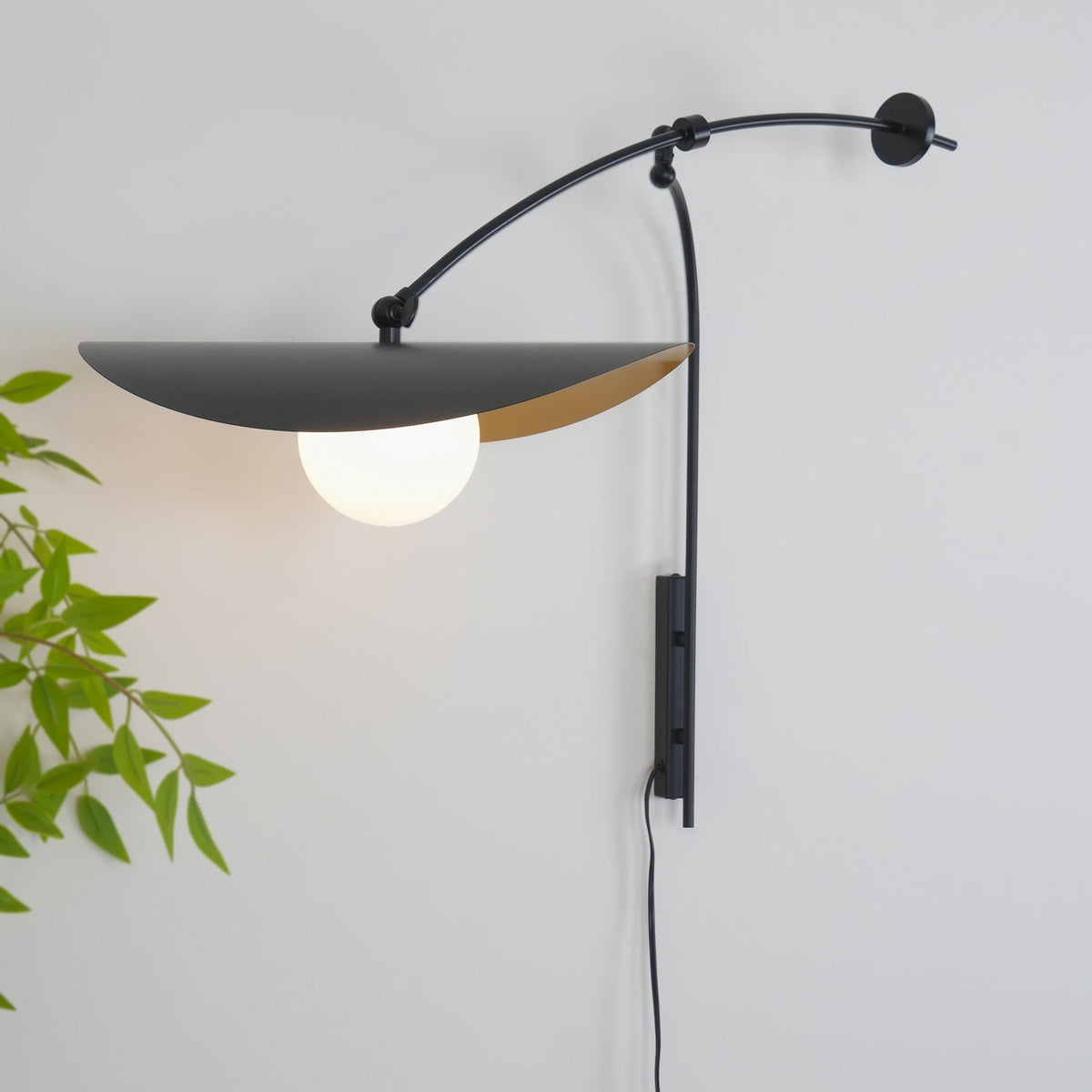 Myrna Wall Lamp