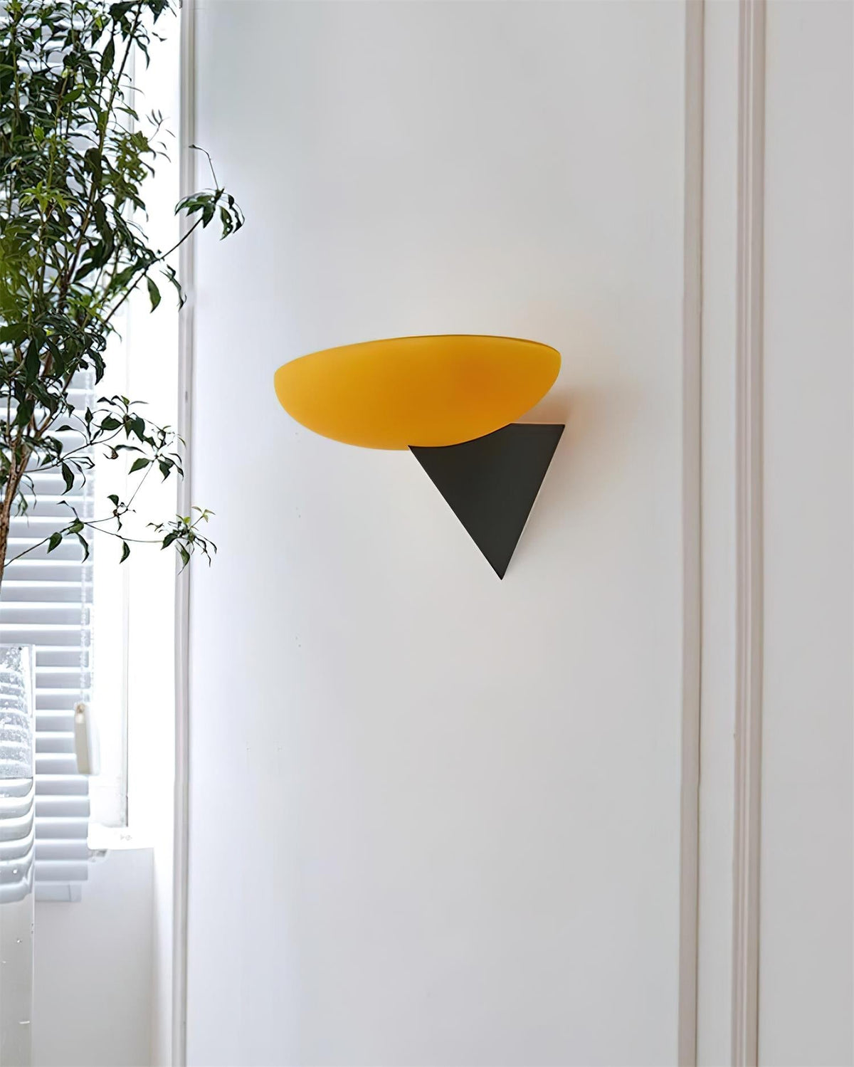 Renuora Wall Lamp
