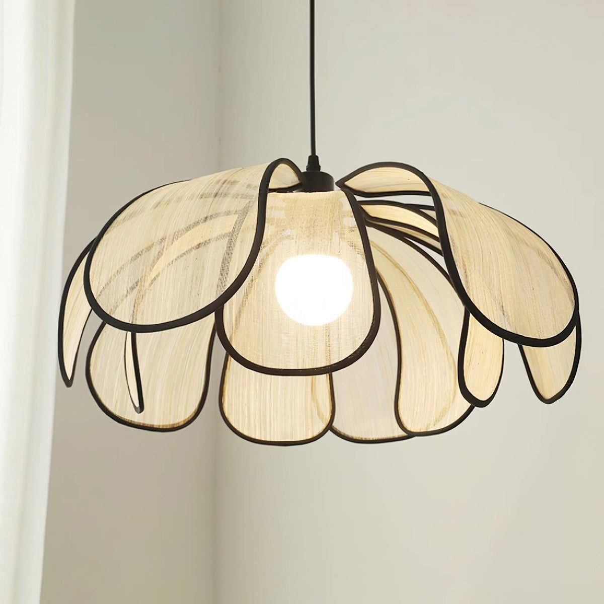 Seluora Petal-like Pendant Light