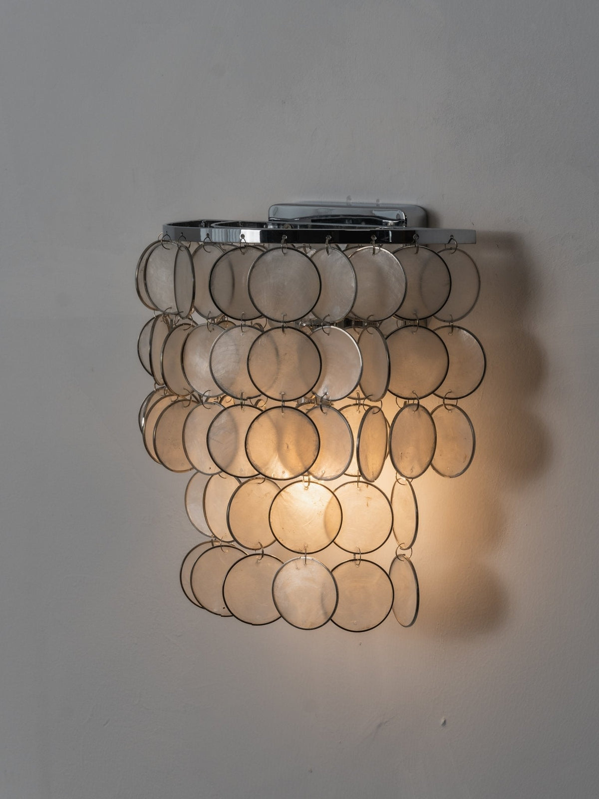 Nacivaine Pearl Shell Wall Lamp