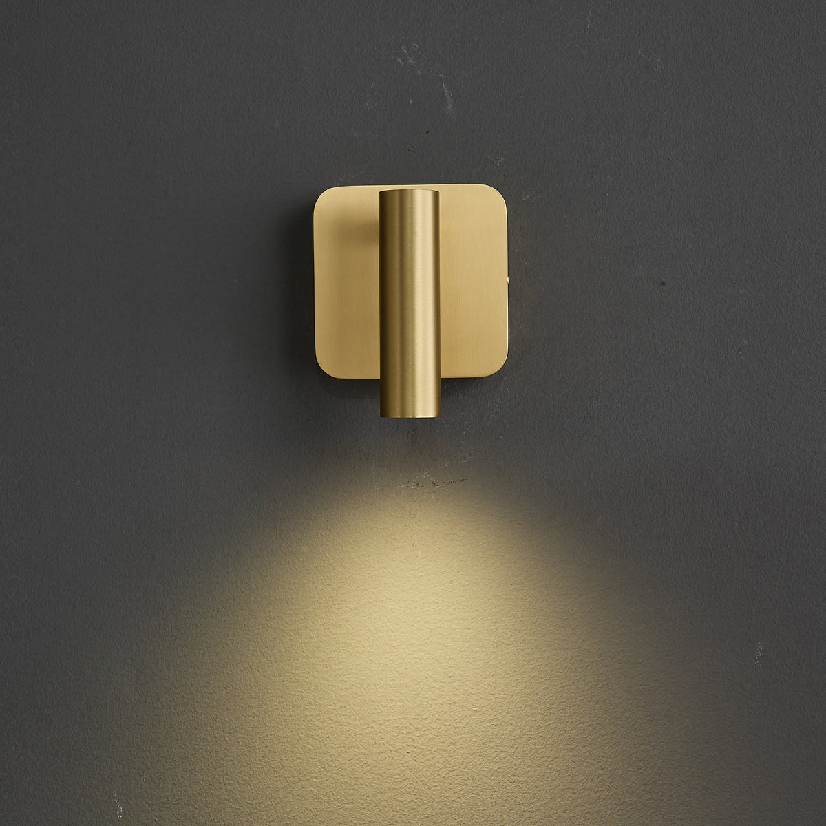Prea Wall Lamp