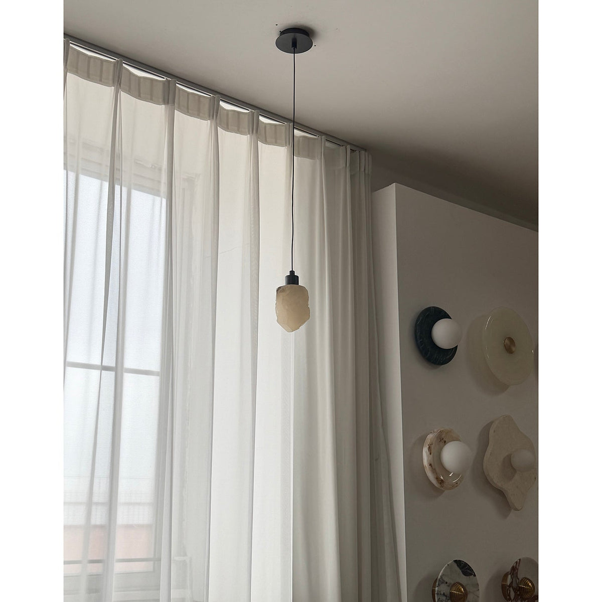Viraeeria Pendant Lamp