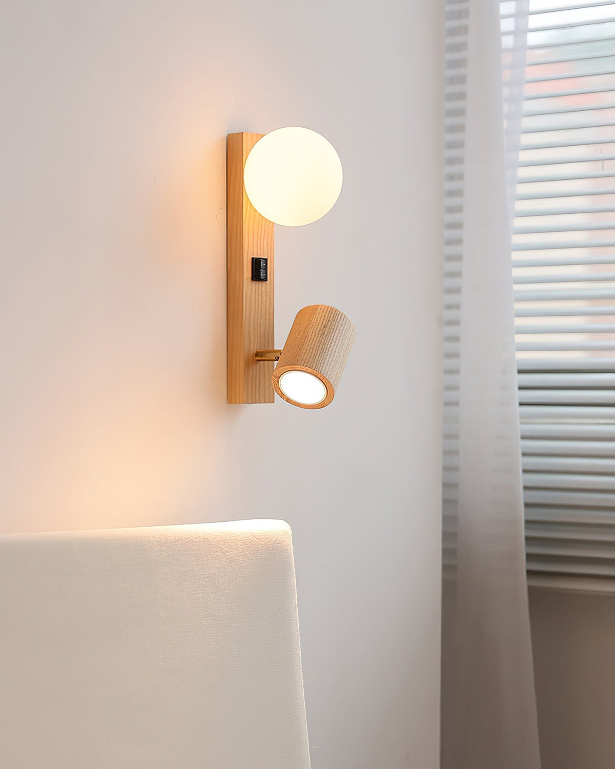 Rainer Wall Lamp