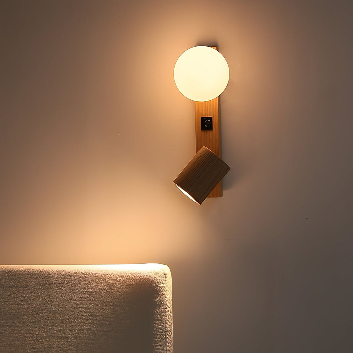 Rainer Wall Lamp
