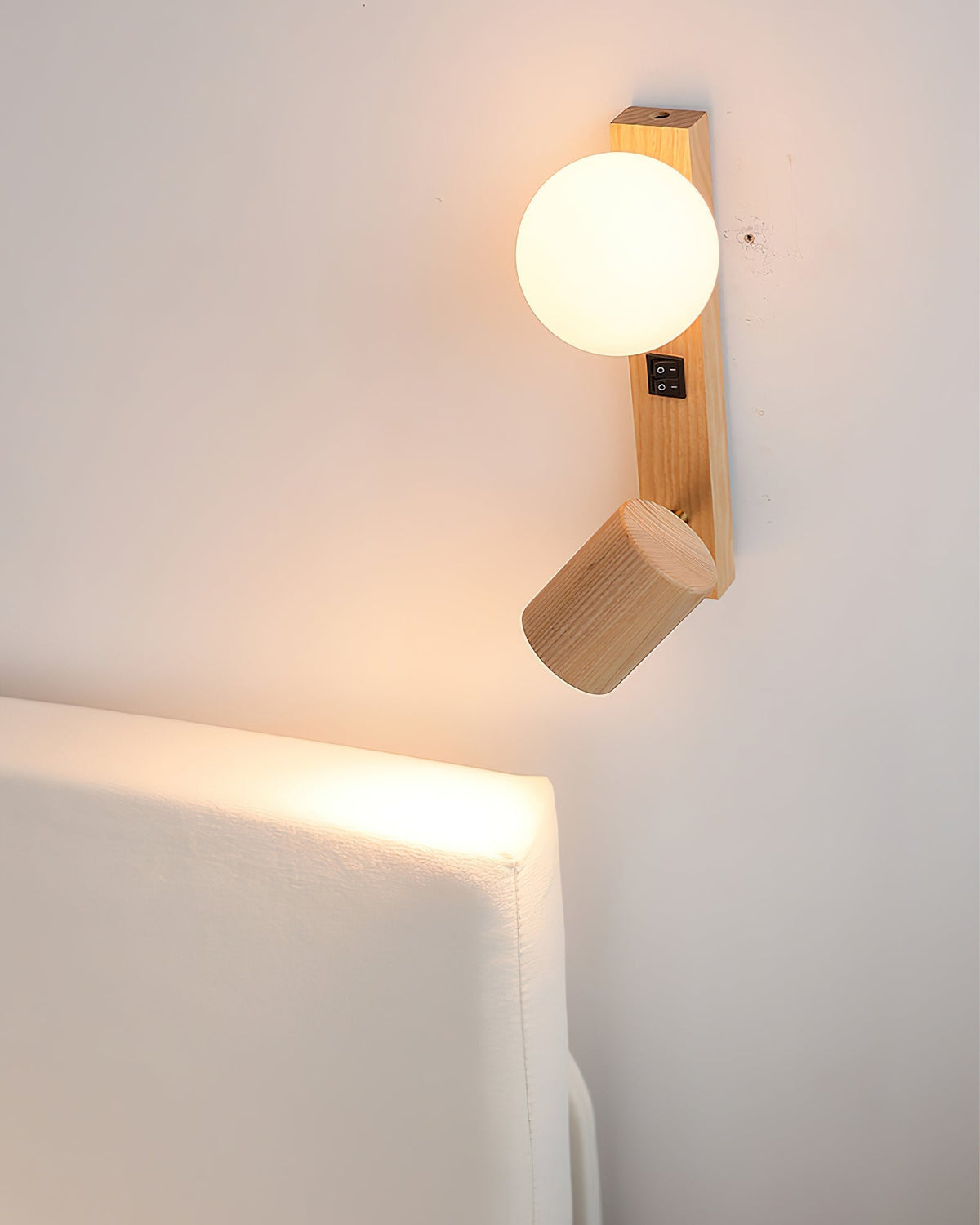 Rainer Wall Lamp