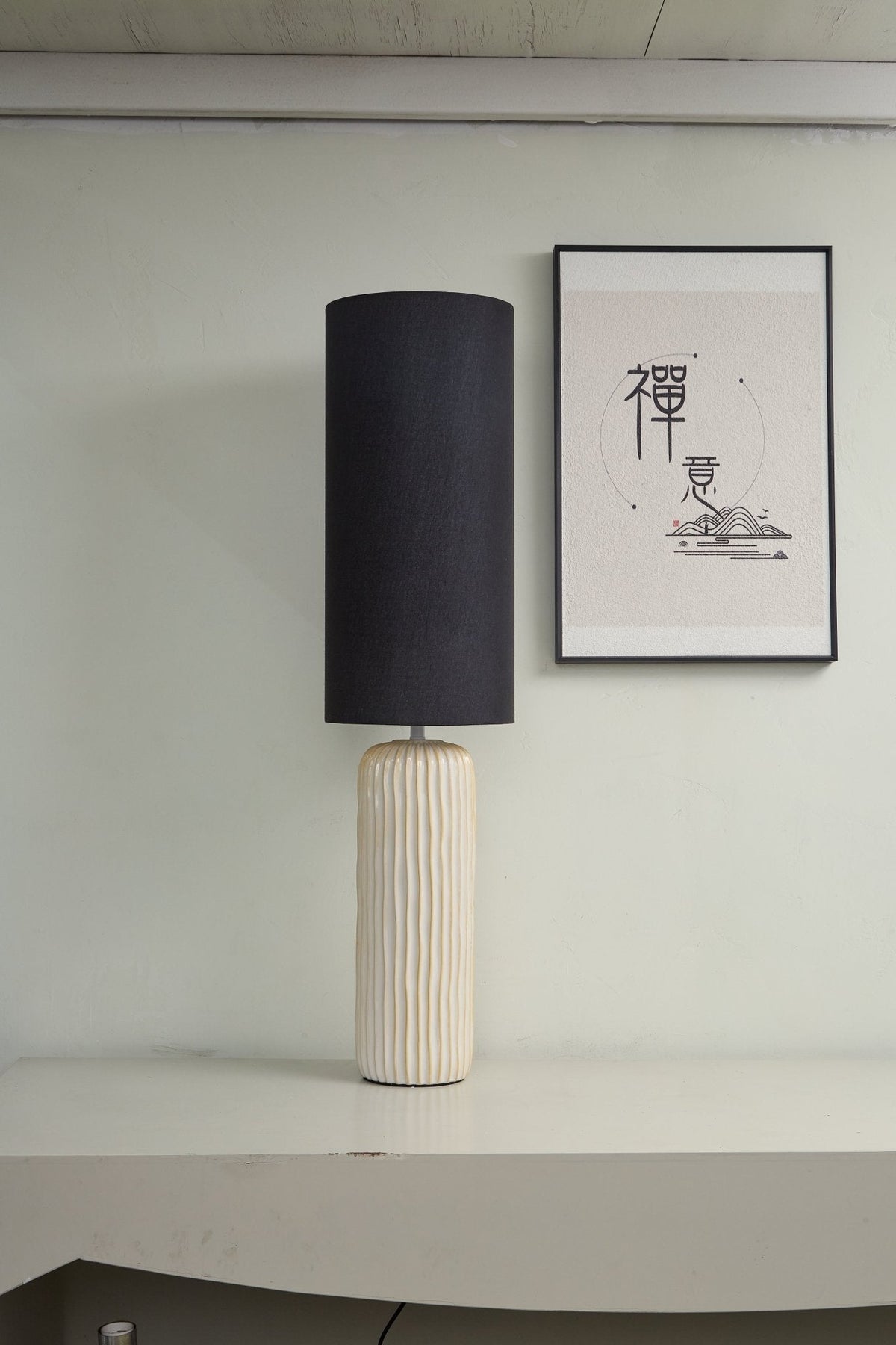 Ribbed Ceramic Column Table Lamp