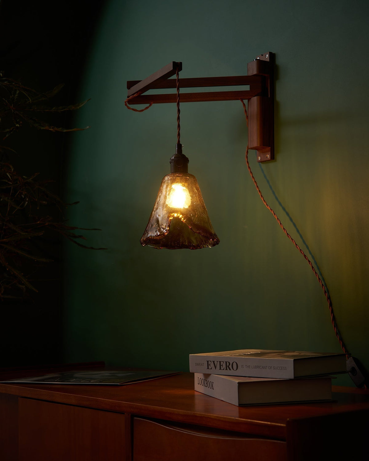 Mirisaria Wall Lamp