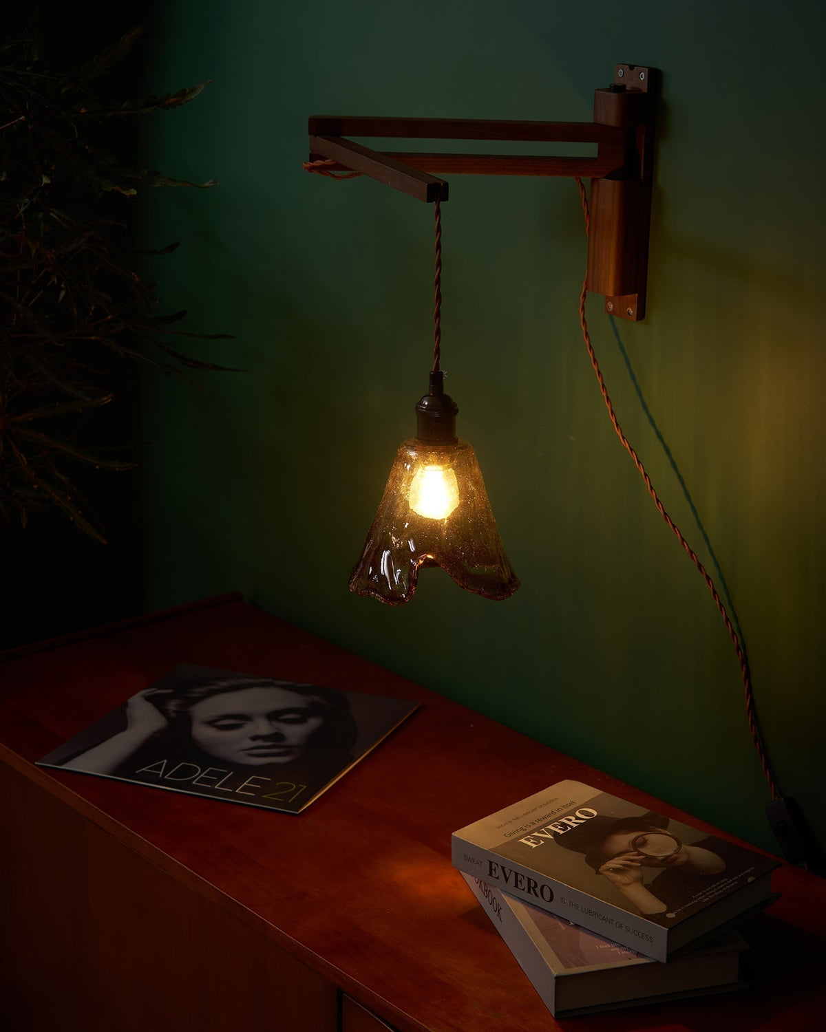 Mirisaria Wall Lamp