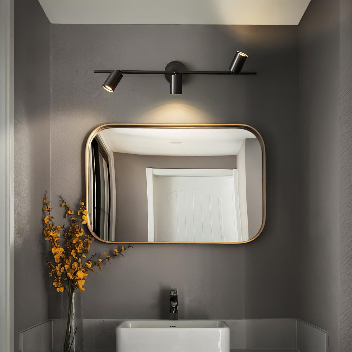 Elaivora Spotlight Wall Light