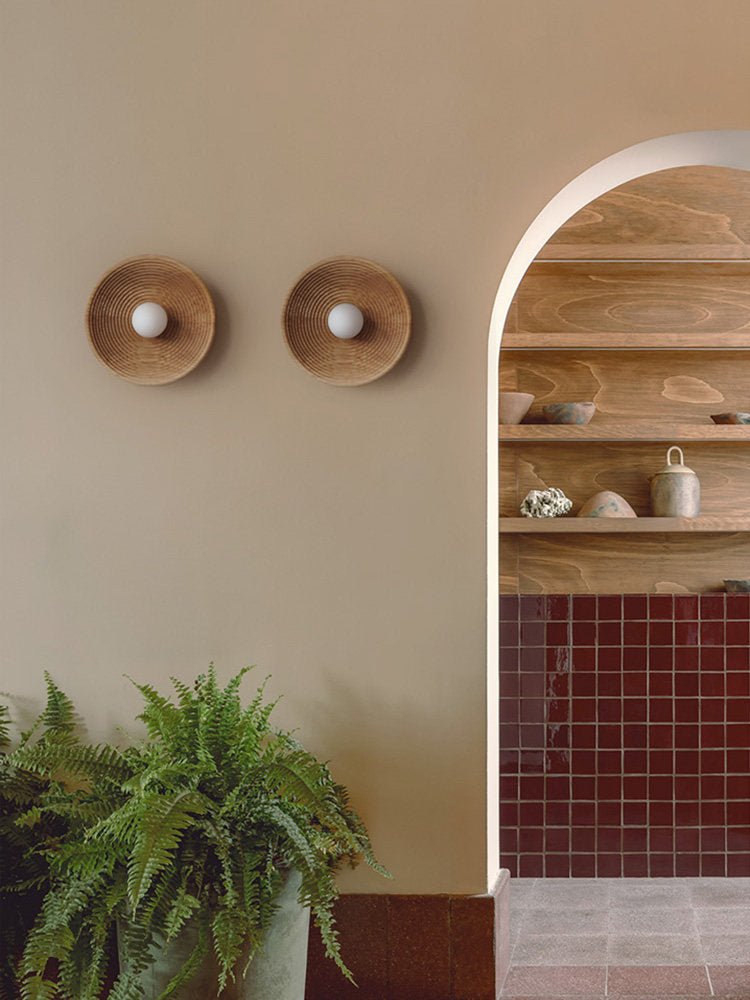 Omvar Ripple Wall Light