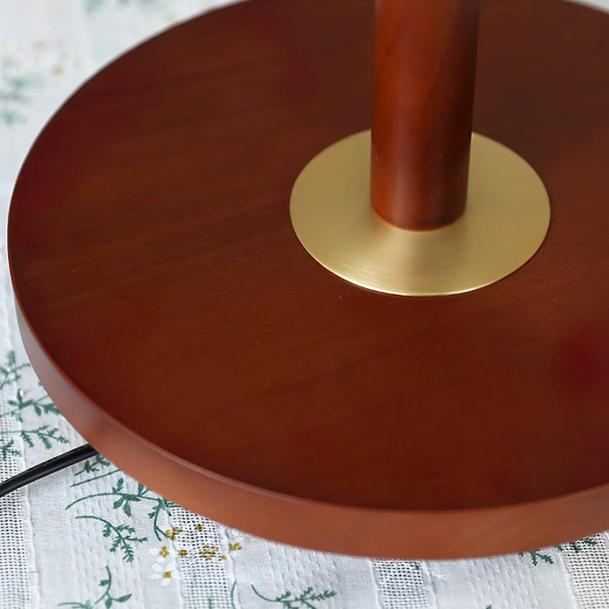 Virairine Floor Lamp