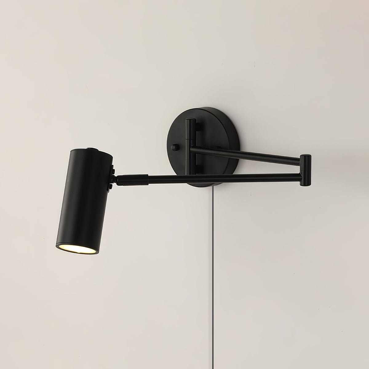 Rivivina Sconce