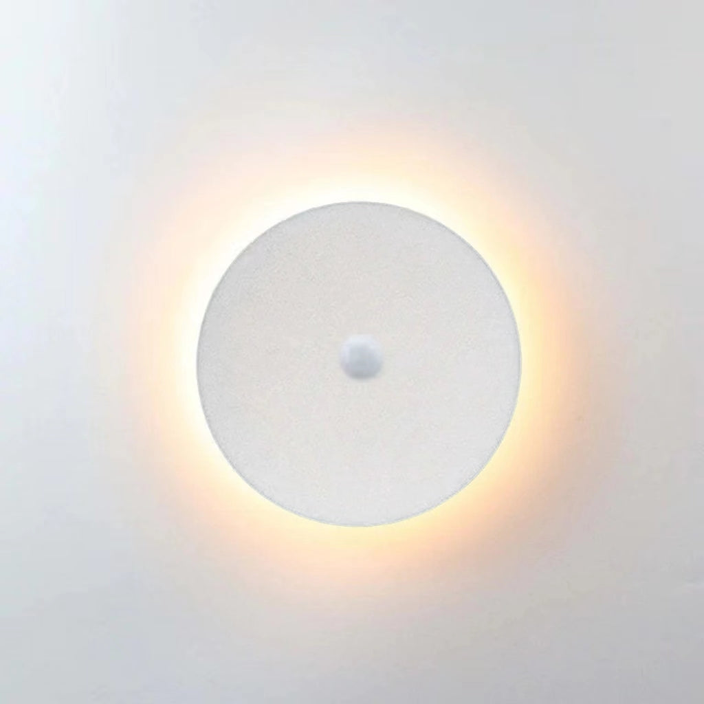 Dori Minimalist Round/Square Outdoor Wall Lamp LED, Black/White-Relic Pieces