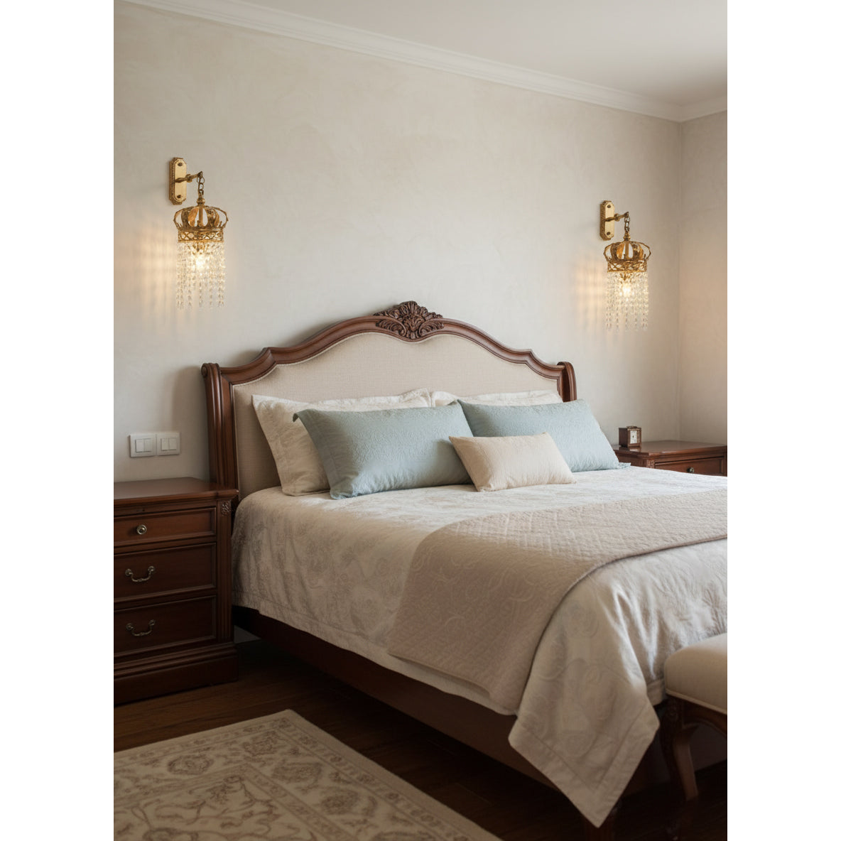 Timon Brass Crown Wall Lamp