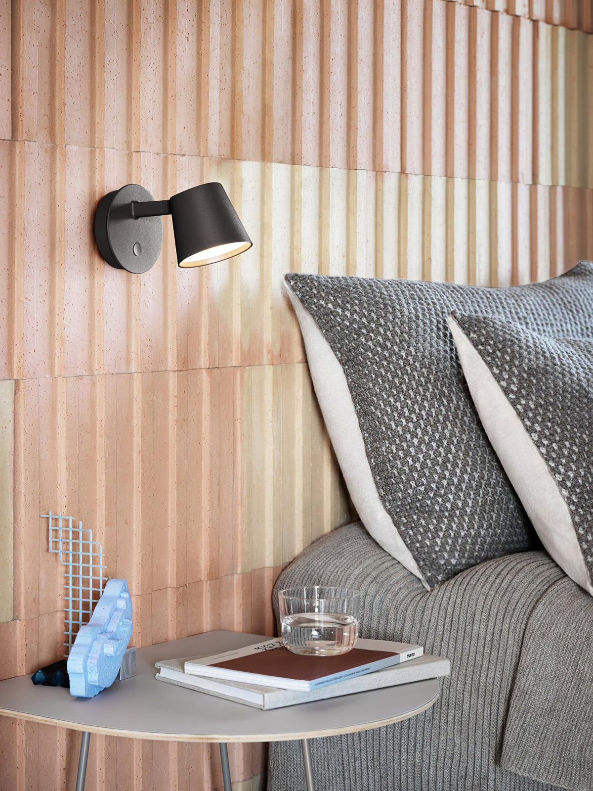 Caelwyn Core Wall Lamp