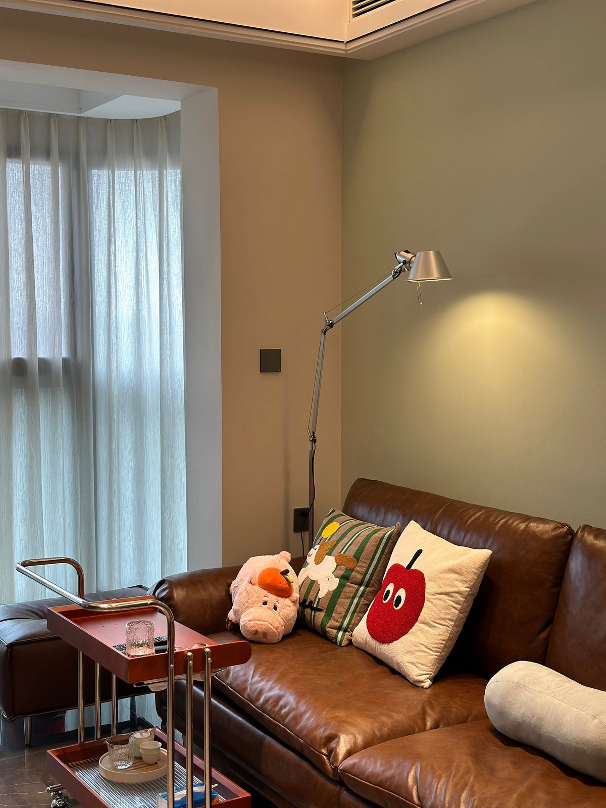 Valinielle Minimalist Aluminum Floor Lamp