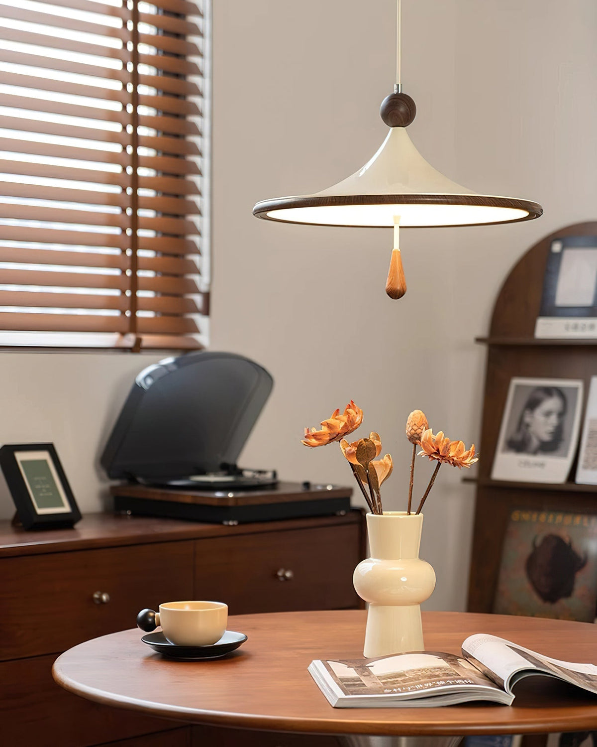 Elaisiella Pendant Light