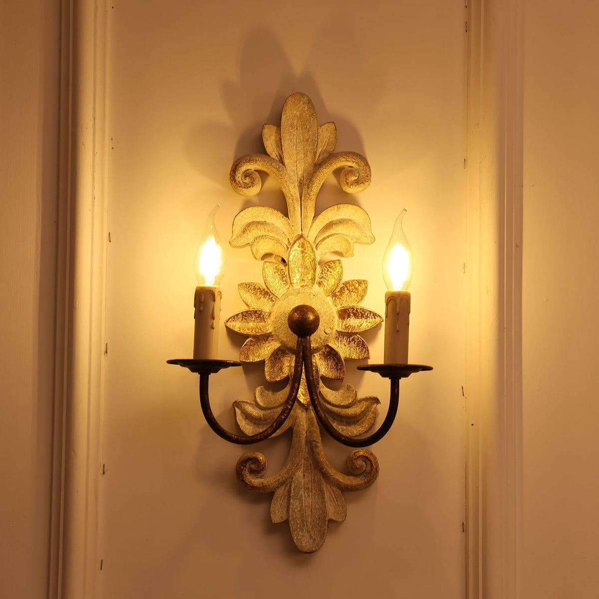 Vadora Postmodern Luxury Sconce Wall Lamp