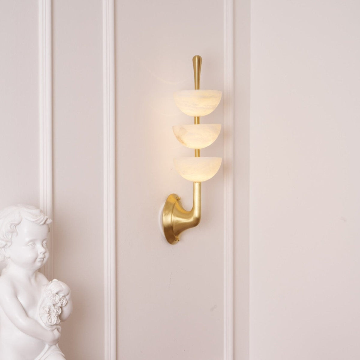 Ulmiraris Alabaster Wall Light