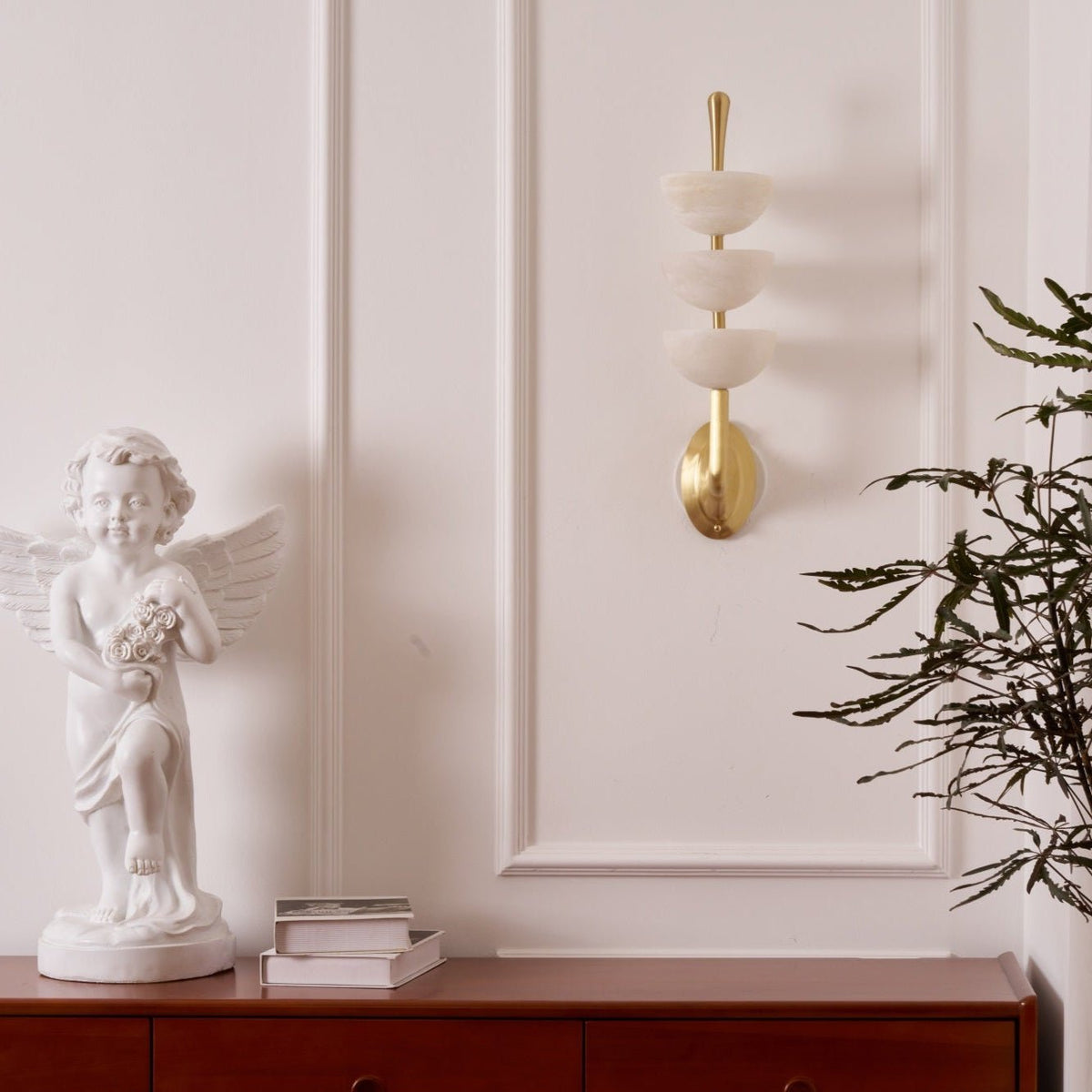 Ulmiraris Alabaster Wall Light