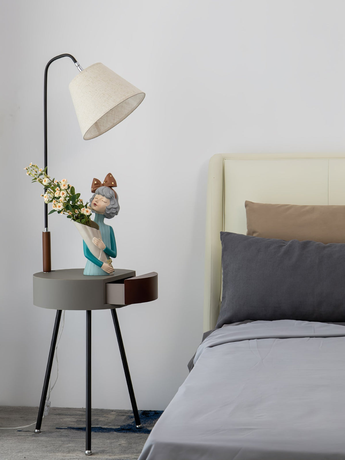Fioeria Alder Tripod Fabric Floor Lamp