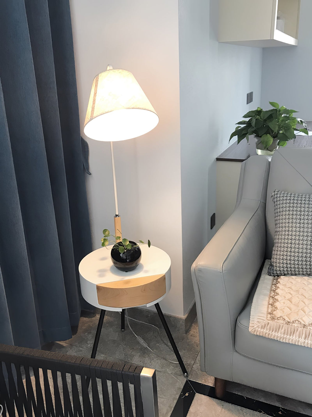 Fioeria Alder Tripod Fabric Floor Lamp