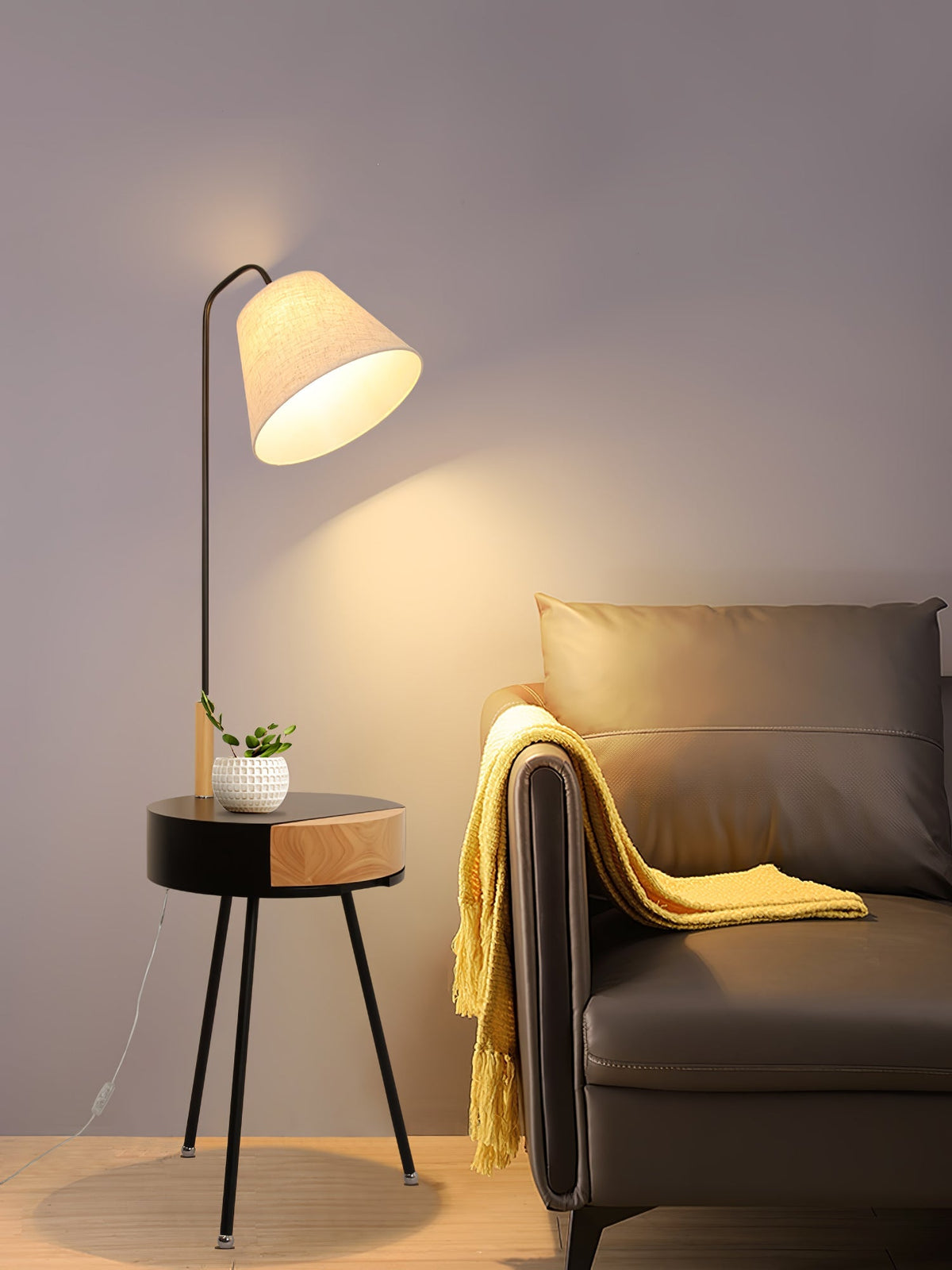 Fioeria Alder Tripod Fabric Floor Lamp