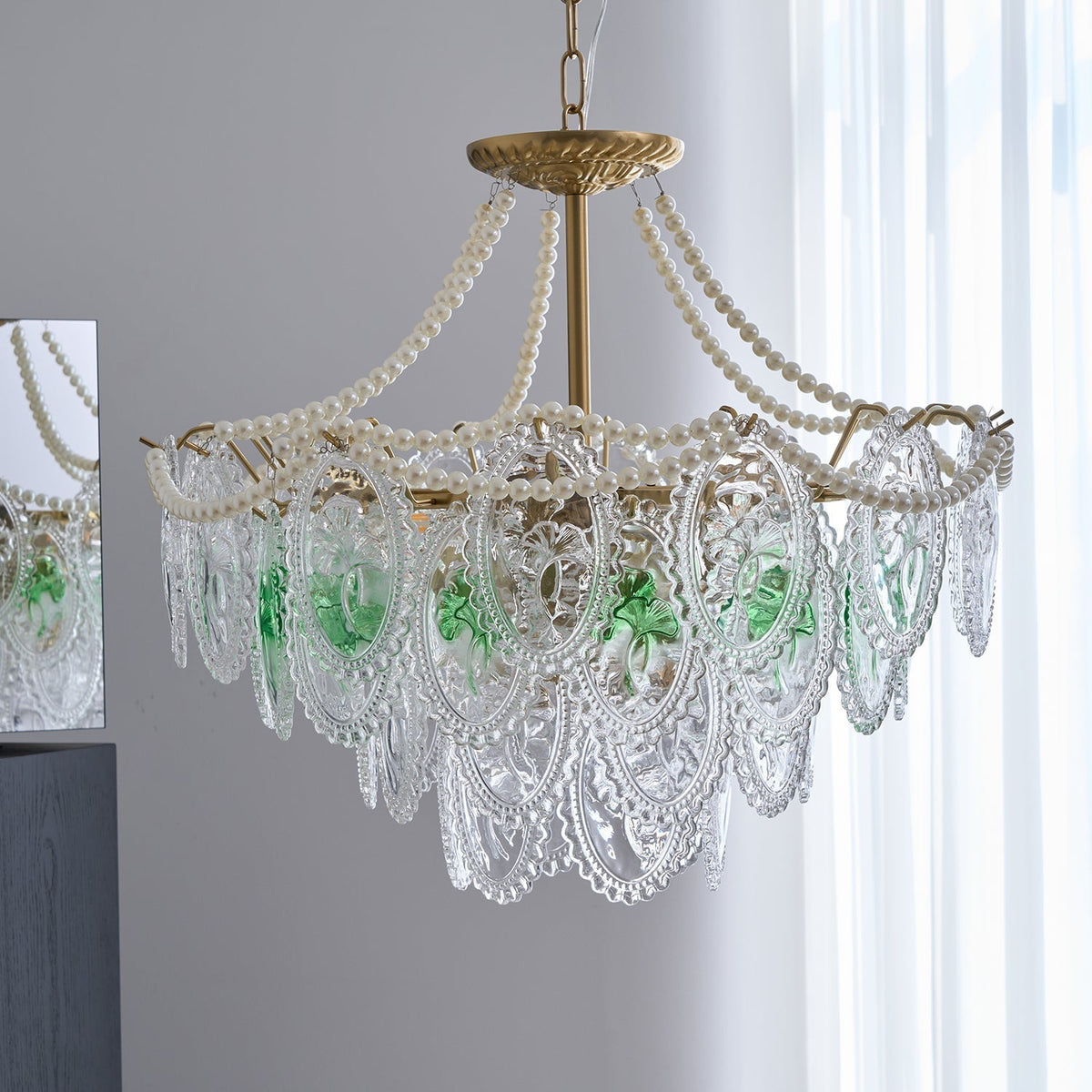 Vamader Chandelier Lustrous pearls