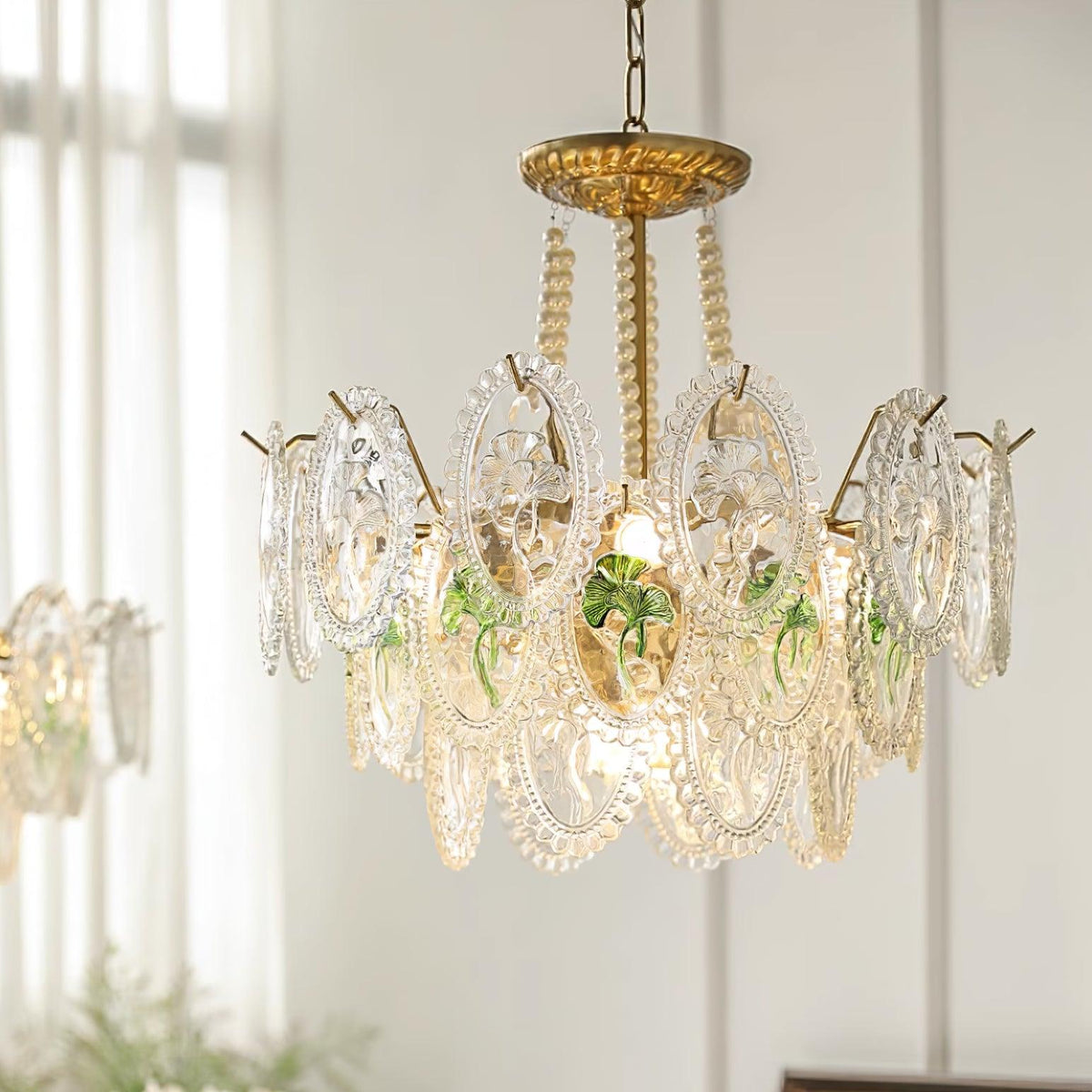 Vamader Chandelier Lustrous pearls