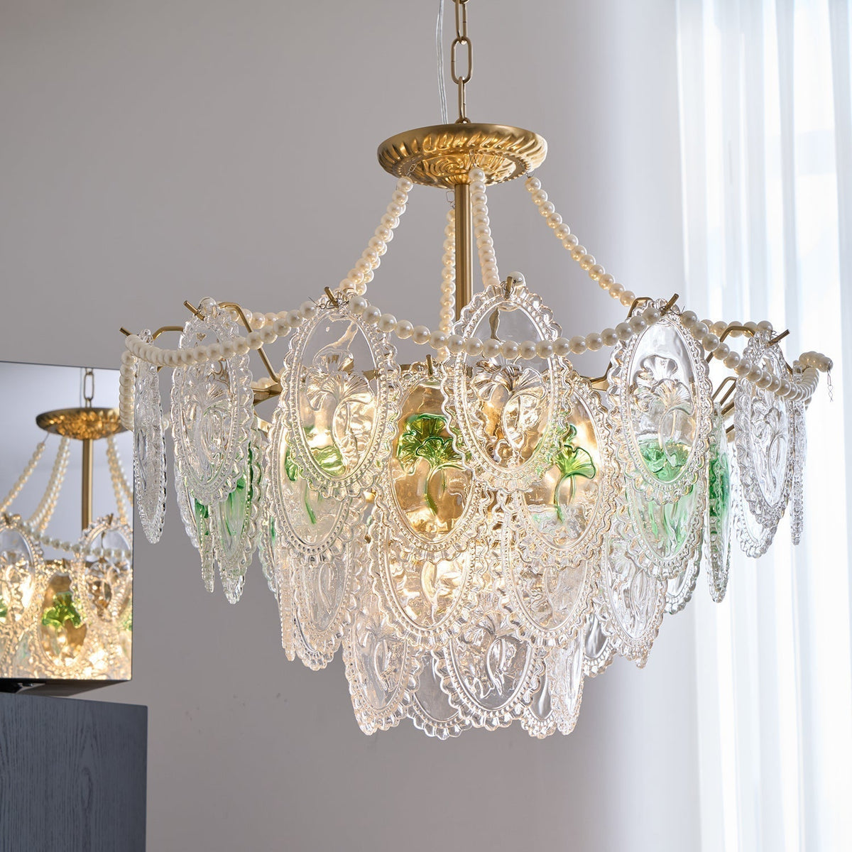 Vamader Chandelier Lustrous pearls