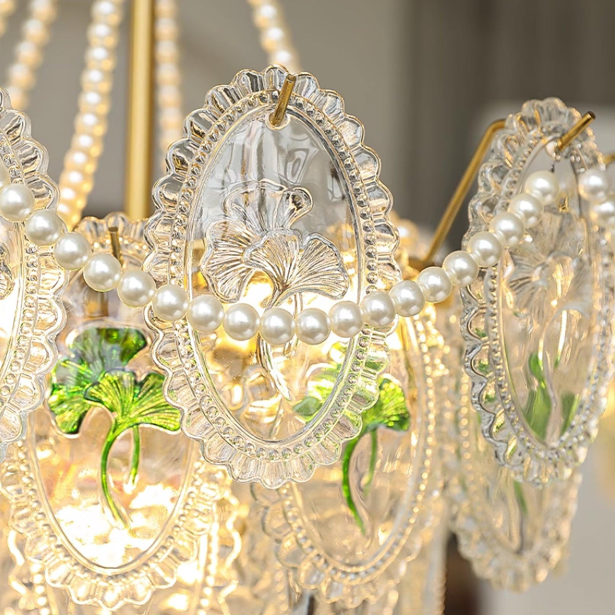 Vamader Chandelier Lustrous pearls