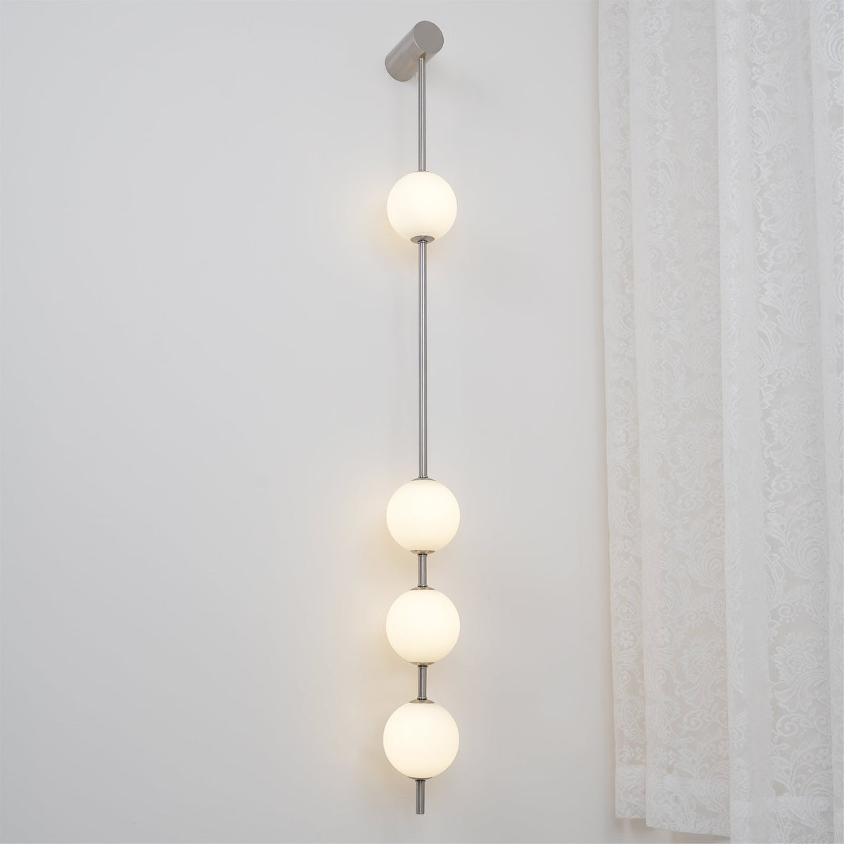 Bugogek Vertical Balls Wall Lamp