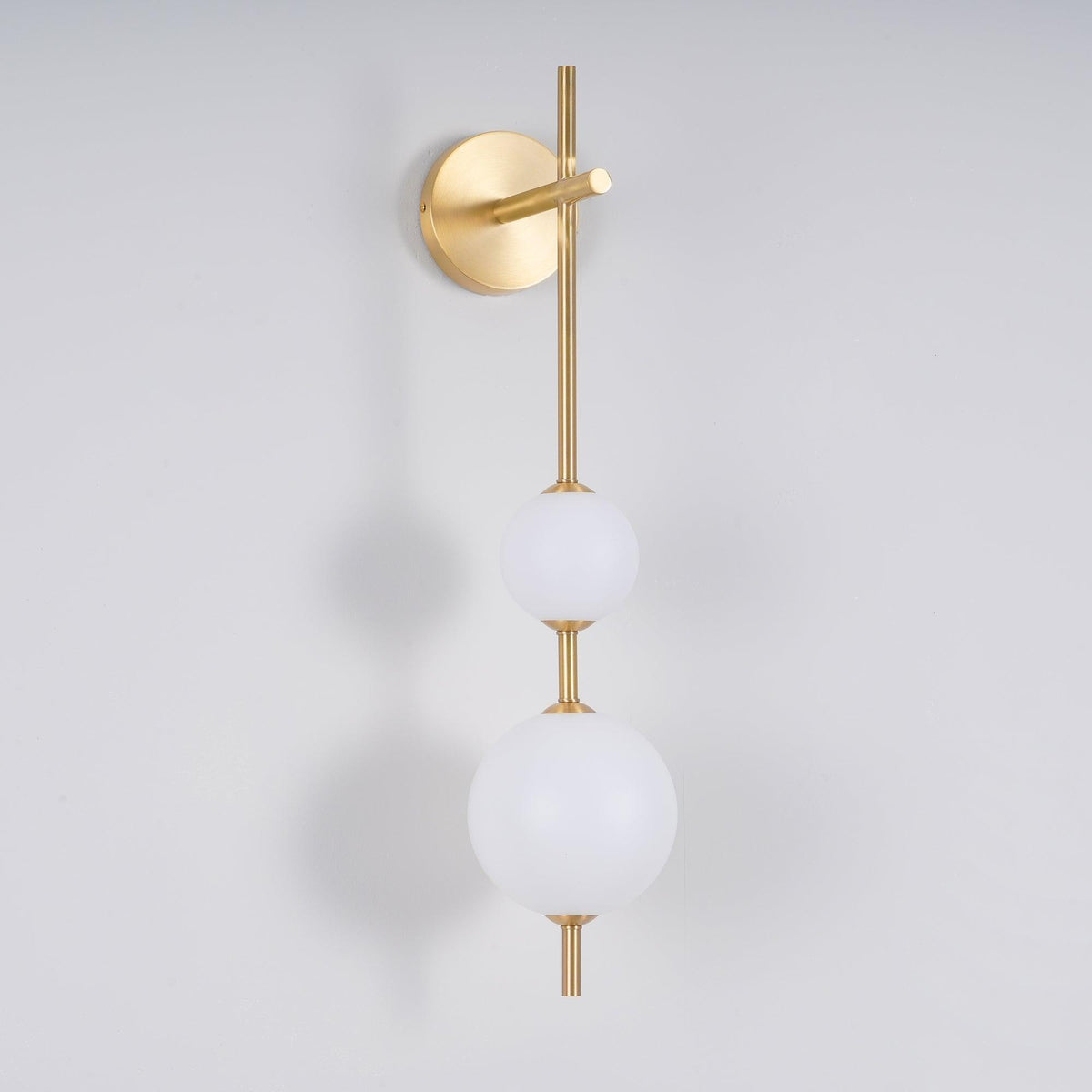 Renidol Vertical Globe Wall Lamp