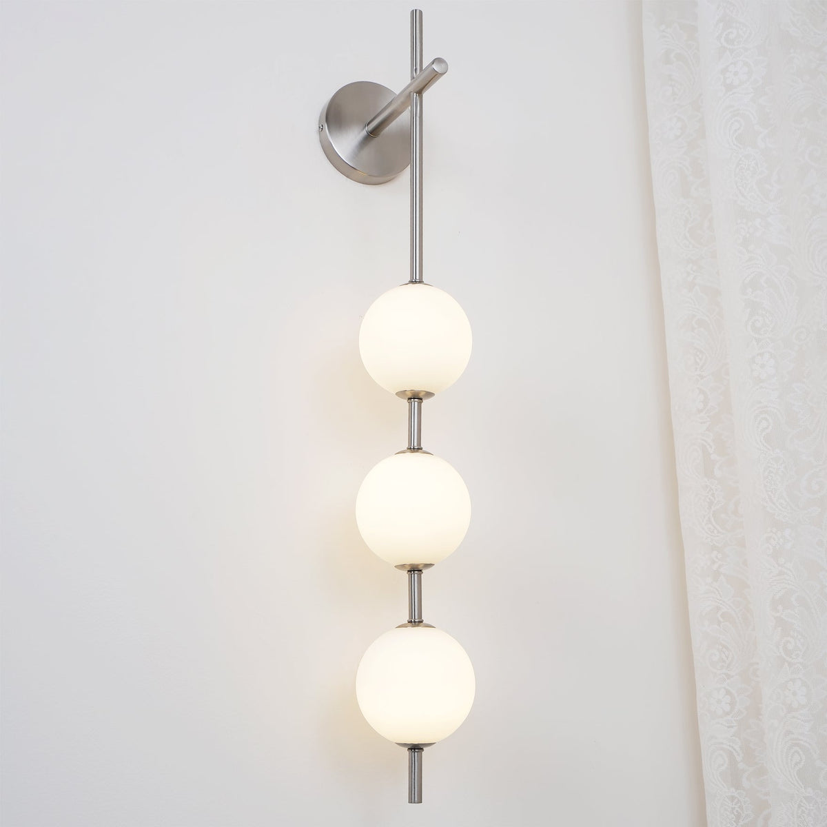 Renidol Vertical Globe Wall Lamp