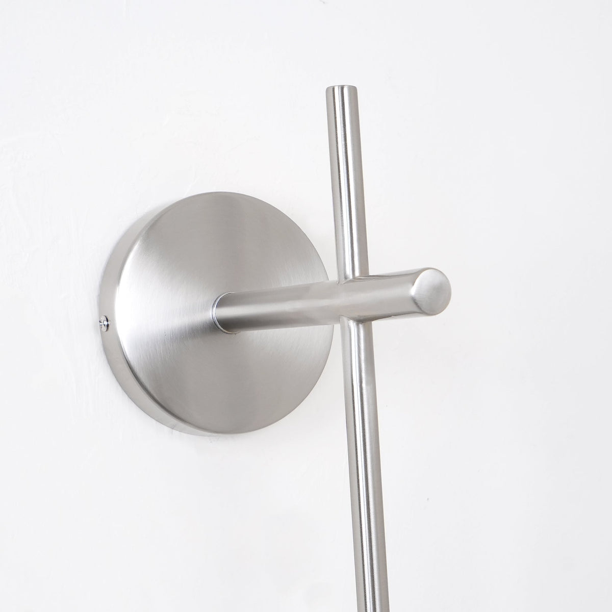 Renidol Vertical Globe Wall Lamp