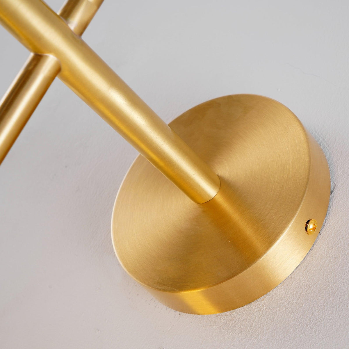 Renidol Vertical Globe Wall Lamp