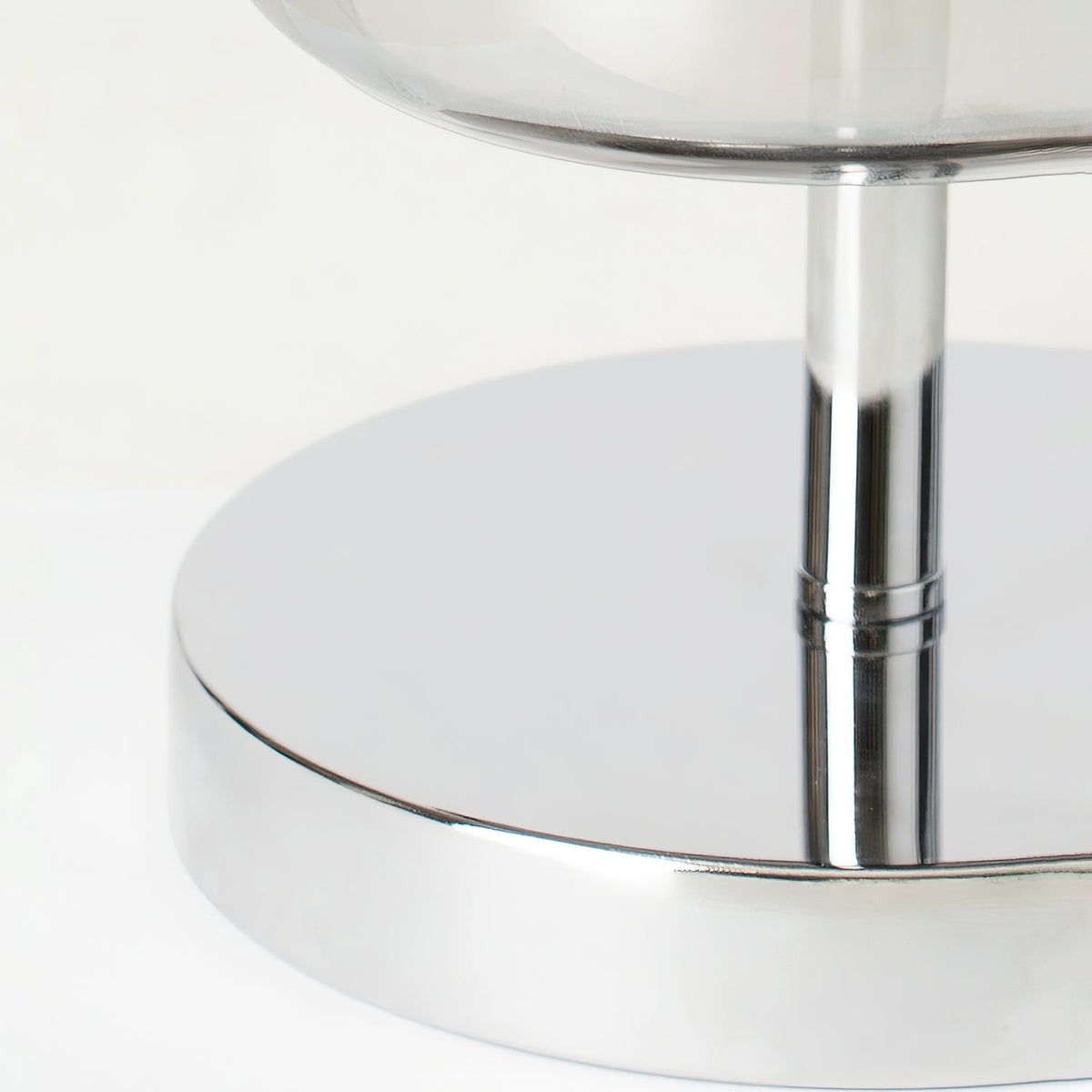 Viraelaine Table Lamp