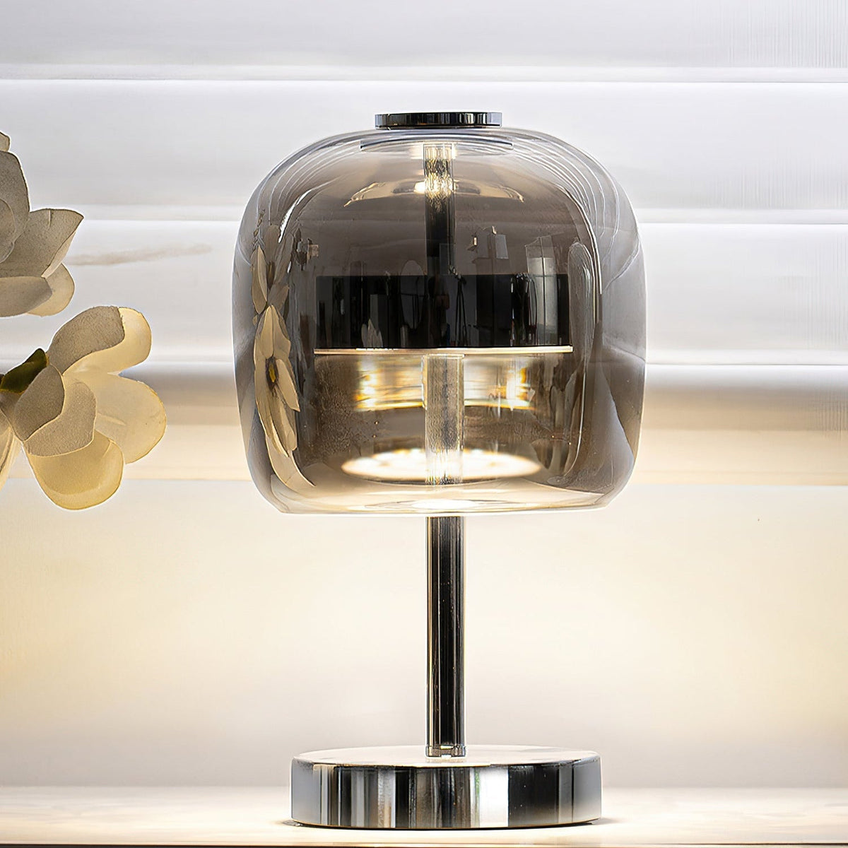 Viraelaine Table Lamp