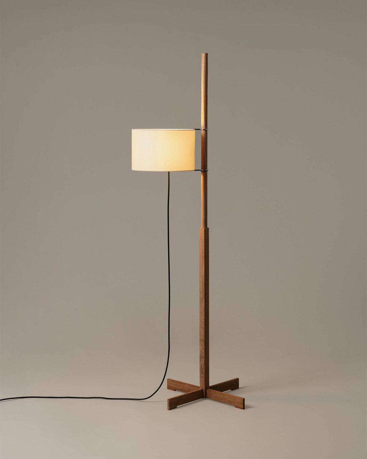 Selinira Floor Lamp