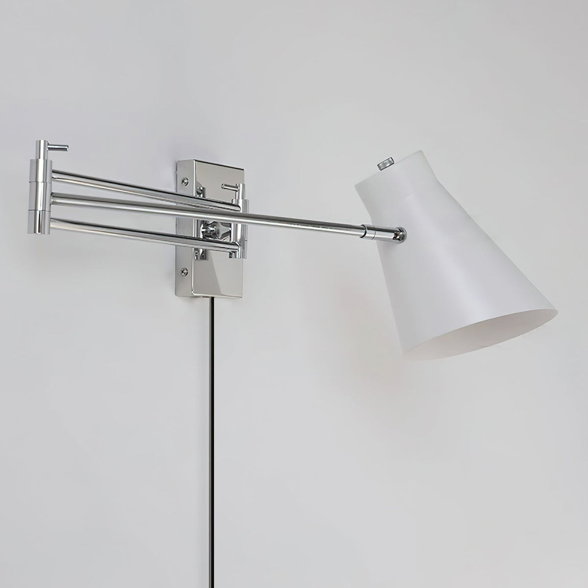 Avenisine Wall Light